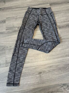 Victoria Sport Heathered Gray Performance Leggings